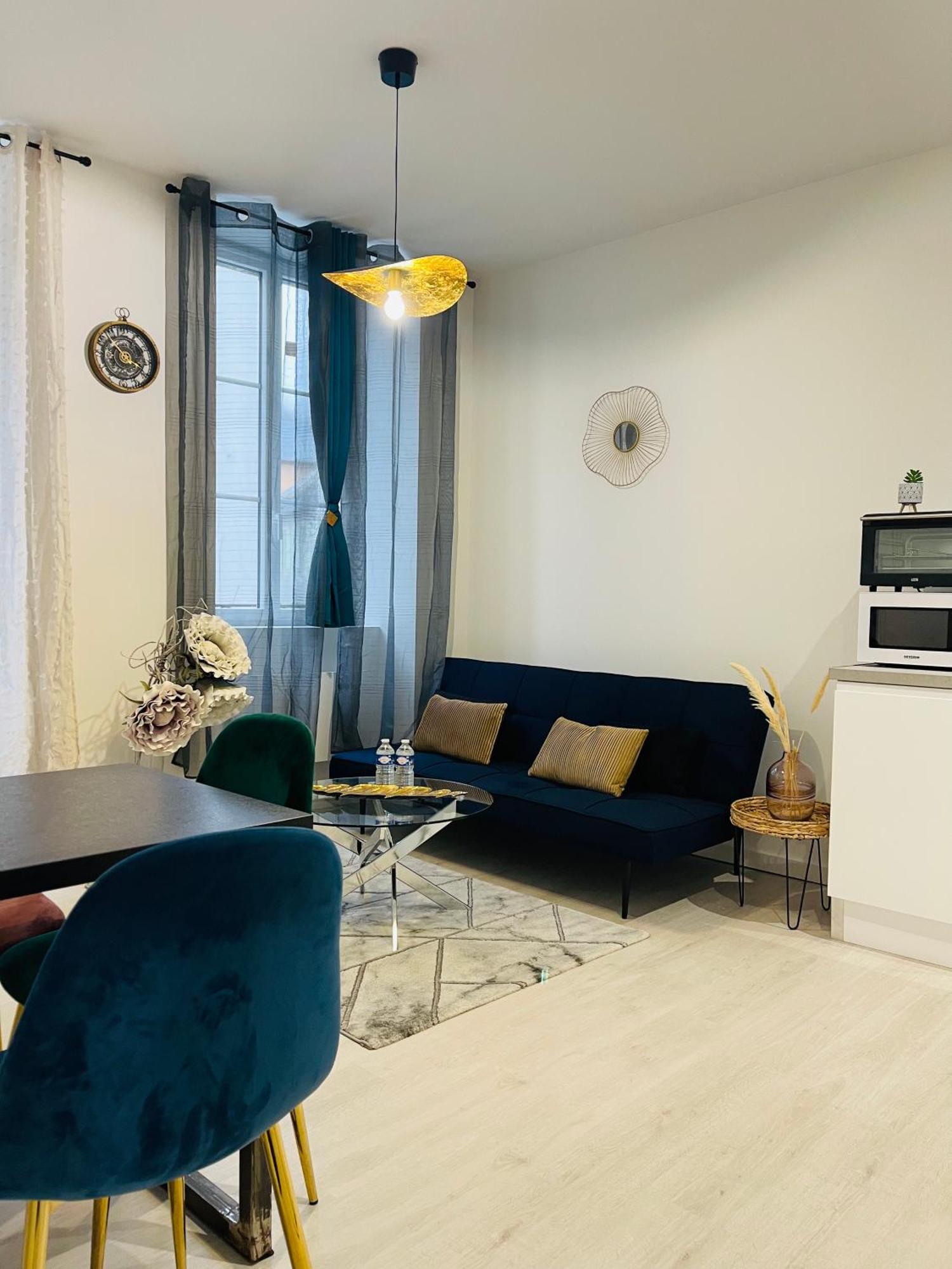 Le Caubous Plein Centre Appartement Calme Avec Chambre Et Cuisine Equipee Bagnères-de-Bigorre Zewnętrze zdjęcie